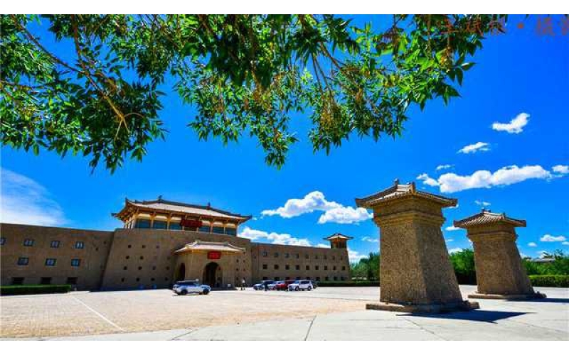 【敦煌小雨后】敦煌山庄纯净的敦煌蓝让人心生依恋